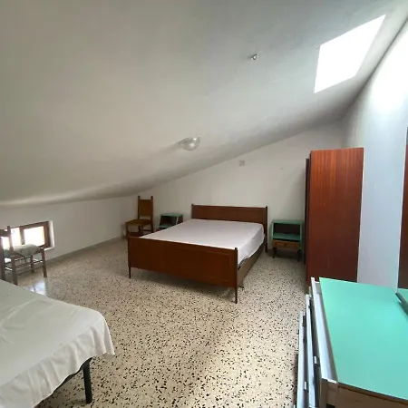 Mansarda A 200M Dal Mare Apartamento *